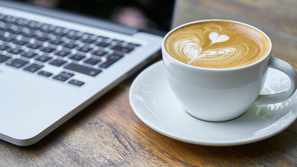 Kaffeegenuss – Wie eine Ziege 900 n. Chr. den Weg in unseren heutigen Arbeitsalltag ebnete
